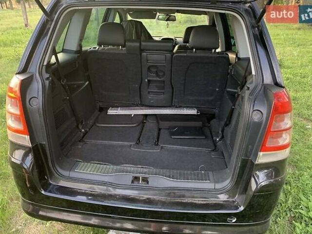 Черный Опель Зафира, объемом двигателя 1.69 л и пробегом 300 тыс. км за 6700 $, фото 6 на Automoto.ua