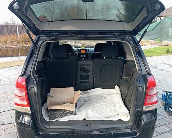 Чорний Опель Зафіра, об'ємом двигуна 1.8 л та пробігом 215 тис. км за 6500 $, фото 5 на Automoto.ua