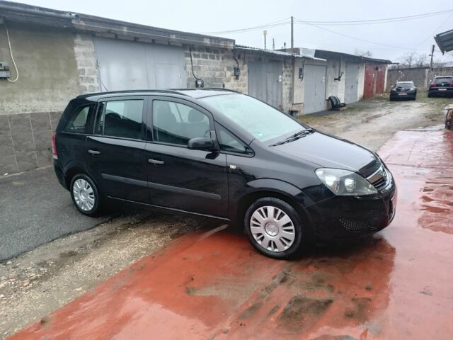 Чорний Опель Зафіра, об'ємом двигуна 1.6 л та пробігом 260 тис. км за 5700 $, фото 2 на Automoto.ua