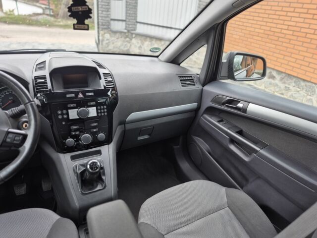 Черный Опель Зафира, объемом двигателя 1.8 л и пробегом 201 тыс. км за 6950 $, фото 10 на Automoto.ua