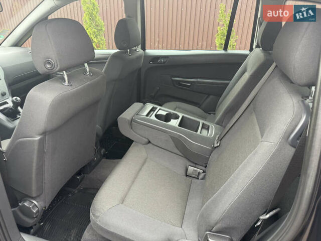 Черный Опель Зафира, объемом двигателя 1.6 л и пробегом 201 тыс. км за 7100 $, фото 61 на Automoto.ua