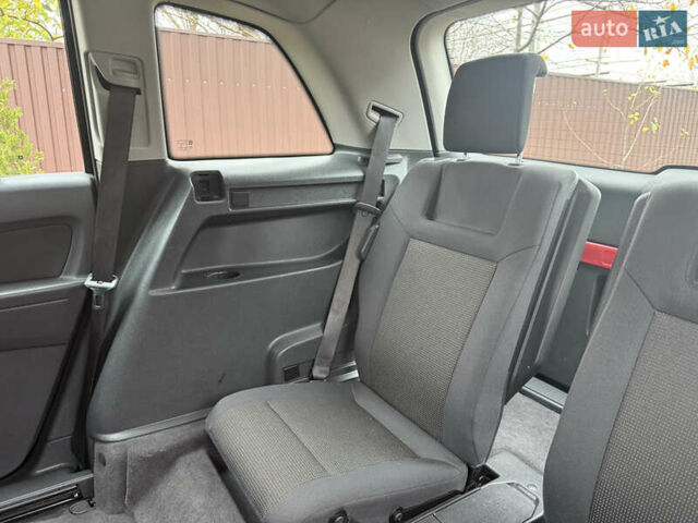 Черный Опель Зафира, объемом двигателя 1.6 л и пробегом 201 тыс. км за 7100 $, фото 42 на Automoto.ua