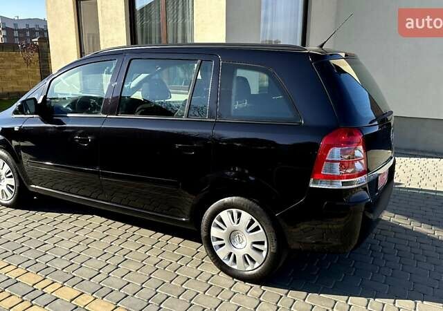 Черный Опель Зафира, объемом двигателя 1.6 л и пробегом 200 тыс. км за 6550 $, фото 21 на Automoto.ua