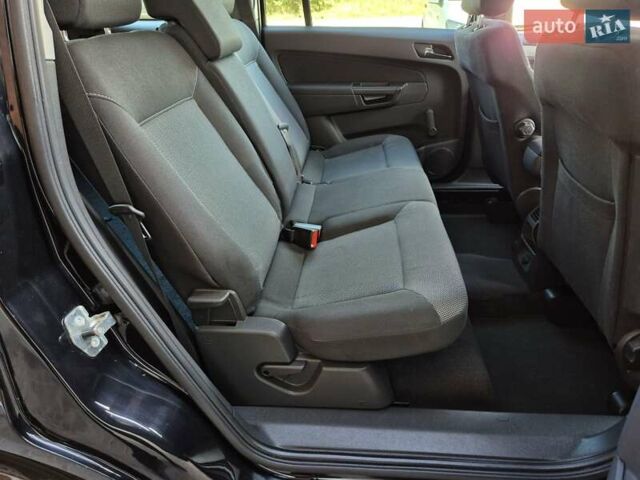 Черный Опель Зафира, объемом двигателя 2.2 л и пробегом 165 тыс. км за 8699 $, фото 29 на Automoto.ua