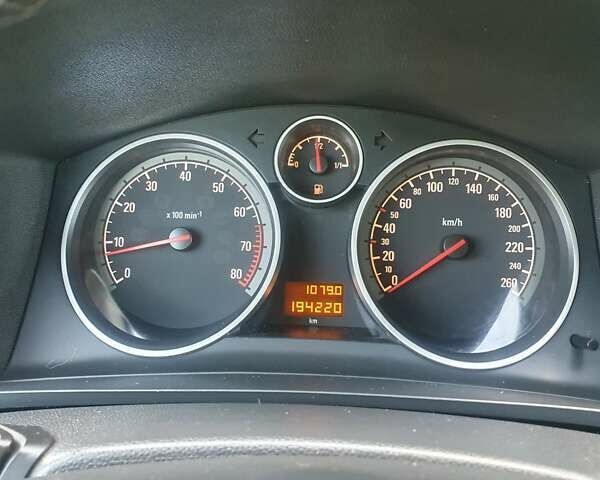 Чорний Опель Зафіра, об'ємом двигуна 1.8 л та пробігом 194 тис. км за 8850 $, фото 18 на Automoto.ua