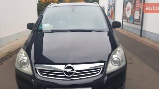 Черный Опель Зафира, объемом двигателя 1.8 л и пробегом 216 тыс. км за 7500 $, фото 2 на Automoto.ua