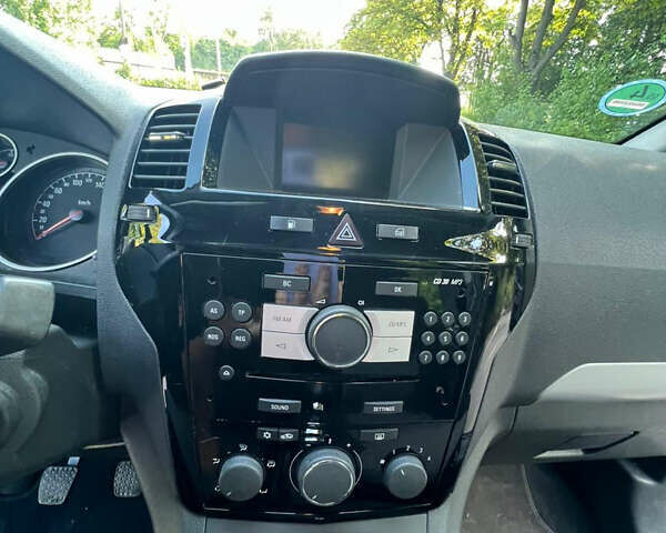 Черный Опель Зафира, объемом двигателя 1.8 л и пробегом 253 тыс. км за 7000 $, фото 9 на Automoto.ua