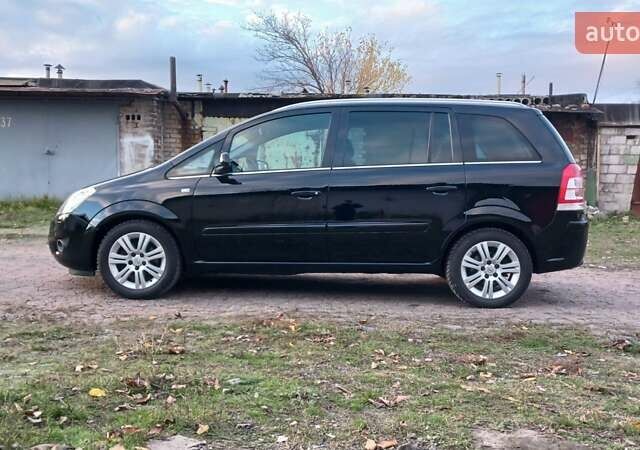 Черный Опель Зафира, объемом двигателя 1.6 л и пробегом 225 тыс. км за 6700 $, фото 4 на Automoto.ua