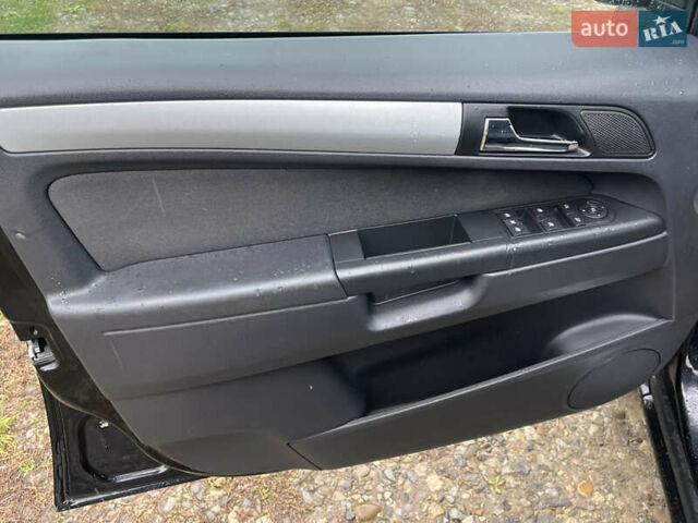 Черный Опель Зафира, объемом двигателя 1.7 л и пробегом 215 тыс. км за 6999 $, фото 14 на Automoto.ua