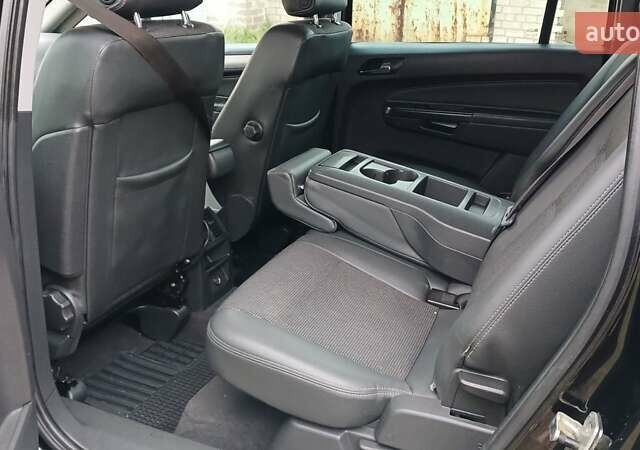 Черный Опель Зафира, объемом двигателя 1.6 л и пробегом 225 тыс. км за 6700 $, фото 32 на Automoto.ua