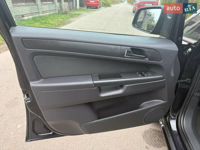 Черный Опель Зафира, объемом двигателя 1.6 л и пробегом 201 тыс. км за 7100 $, фото 22 на Automoto.ua