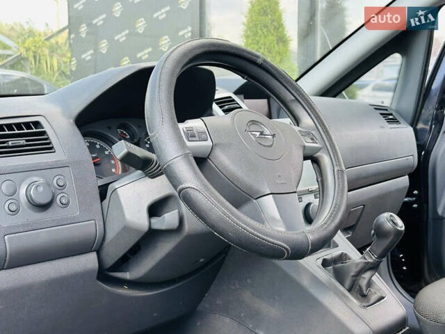 Чорний Опель Зафіра, об'ємом двигуна 1.6 л та пробігом 263 тис. км за 6800 $, фото 13 на Automoto.ua