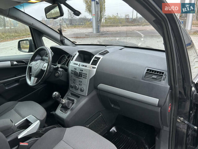 Черный Опель Зафира, объемом двигателя 1.91 л и пробегом 278 тыс. км за 6400 $, фото 35 на Automoto.ua