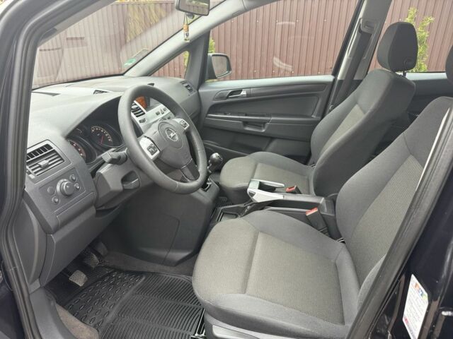 Черный Опель Зафира, объемом двигателя 1.6 л и пробегом 201 тыс. км за 7100 $, фото 9 на Automoto.ua