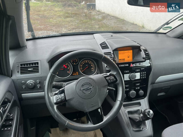 Черный Опель Зафира, объемом двигателя 1.7 л и пробегом 215 тыс. км за 6999 $, фото 10 на Automoto.ua