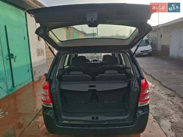 Чорний Опель Зафіра, об'ємом двигуна 0 л та пробігом 260 тис. км за 5700 $, фото 6 на Automoto.ua