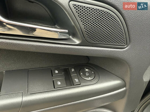 Черный Опель Зафира, объемом двигателя 1.6 л и пробегом 201 тыс. км за 7100 $, фото 23 на Automoto.ua