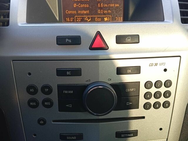 Опель Зафира 2010 в Верховине на Automoto.ua Черный Опель Зафира, объемом двигателя 1.7 л и пробегом 250 тыс. км за 6500 $, фото 2 на Automoto.ua