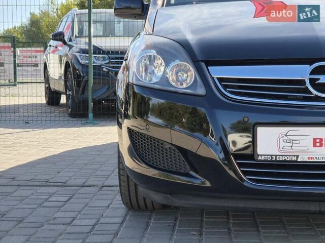Черный Опель Зафира, объемом двигателя 2.2 л и пробегом 165 тыс. км за 8699 $, фото 5 на Automoto.ua