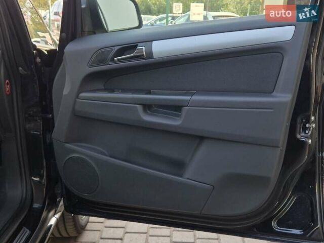 Черный Опель Зафира, объемом двигателя 2.2 л и пробегом 165 тыс. км за 8699 $, фото 30 на Automoto.ua