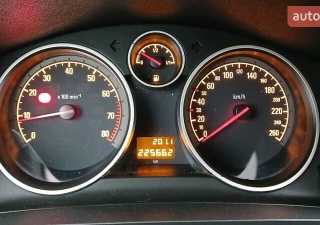 Черный Опель Зафира, объемом двигателя 1.6 л и пробегом 225 тыс. км за 6700 $, фото 17 на Automoto.ua