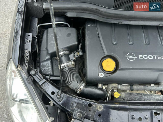 Черный Опель Зафира, объемом двигателя 1.91 л и пробегом 278 тыс. км за 6400 $, фото 42 на Automoto.ua