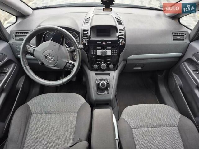 Чорний Опель Зафіра, об'ємом двигуна 1.8 л та пробігом 201 тис. км за 6990 $, фото 22 на Automoto.ua