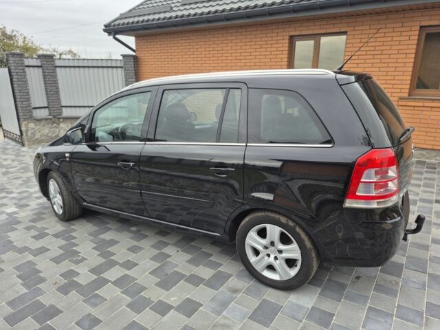 Черный Опель Зафира, объемом двигателя 1.8 л и пробегом 201 тыс. км за 6950 $, фото 3 на Automoto.ua