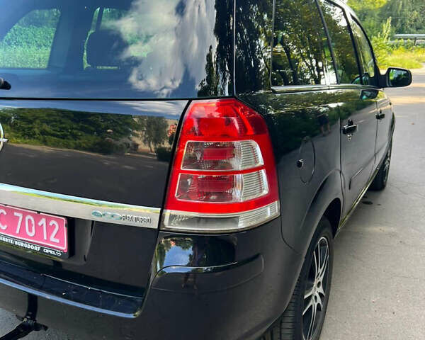 Черный Опель Зафира, объемом двигателя 1.8 л и пробегом 253 тыс. км за 7000 $, фото 14 на Automoto.ua