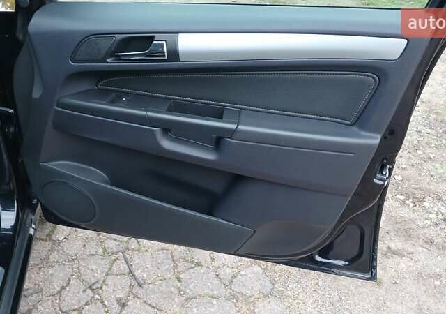 Черный Опель Зафира, объемом двигателя 1.6 л и пробегом 225 тыс. км за 6700 $, фото 25 на Automoto.ua