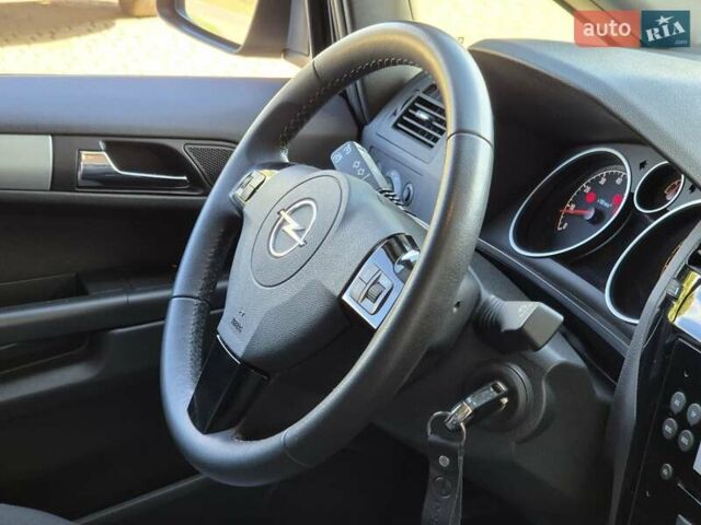 Черный Опель Зафира, объемом двигателя 2.2 л и пробегом 165 тыс. км за 8699 $, фото 38 на Automoto.ua