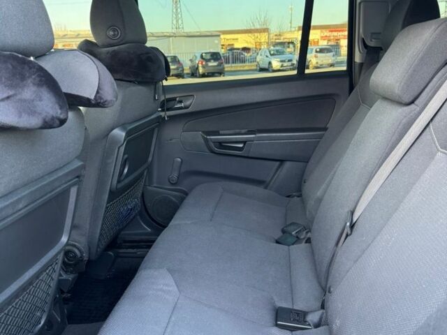 Черный Опель Зафира, объемом двигателя 1.8 л и пробегом 247 тыс. км за 7150 $, фото 5 на Automoto.ua