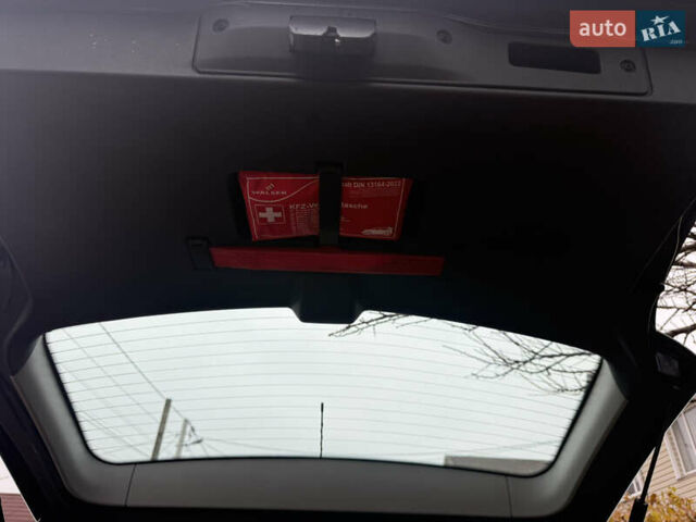 Черный Опель Зафира, объемом двигателя 1.6 л и пробегом 201 тыс. км за 7100 $, фото 46 на Automoto.ua