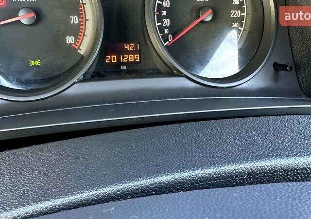 Черный Опель Зафира, объемом двигателя 1.6 л и пробегом 200 тыс. км за 6550 $, фото 6 на Automoto.ua