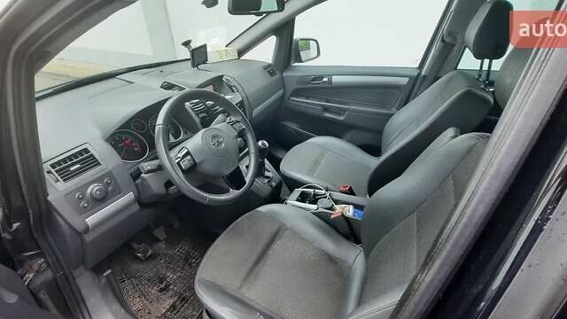 Черный Опель Зафира, объемом двигателя 1.8 л и пробегом 216 тыс. км за 7500 $, фото 3 на Automoto.ua