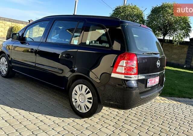 Черный Опель Зафира, объемом двигателя 1.6 л и пробегом 200 тыс. км за 6550 $, фото 5 на Automoto.ua