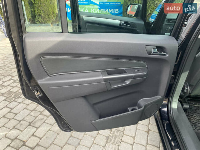 Черный Опель Зафира, объемом двигателя 1.7 л и пробегом 214 тыс. км за 6900 $, фото 8 на Automoto.ua