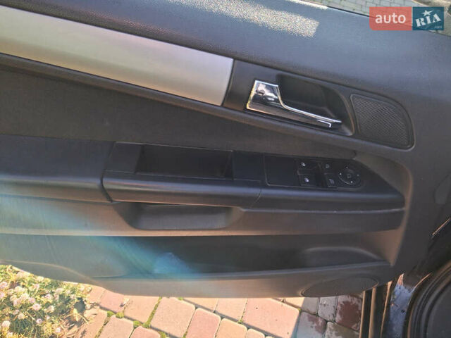 Черный Опель Зафира, объемом двигателя 1.7 л и пробегом 220 тыс. км за 6500 $, фото 6 на Automoto.ua