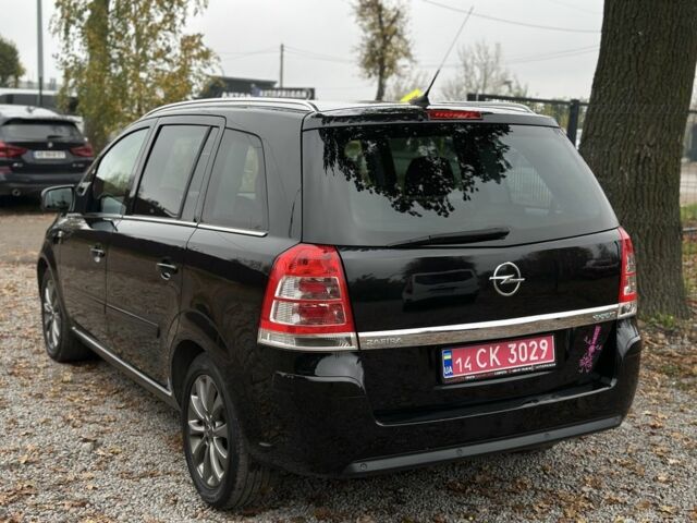 Черный Опель Зафира, объемом двигателя 1.7 л и пробегом 254 тыс. км за 7500 $, фото 3 на Automoto.ua