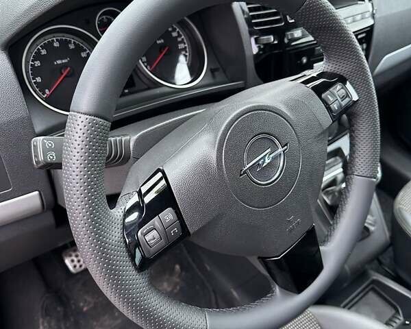 Чорний Опель Зафіра, об'ємом двигуна 1.8 л та пробігом 220 тис. км за 7000 $, фото 15 на Automoto.ua