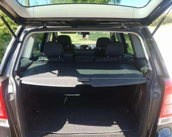 Чорний Опель Зафіра, об'ємом двигуна 1.8 л та пробігом 194 тис. км за 8850 $, фото 12 на Automoto.ua