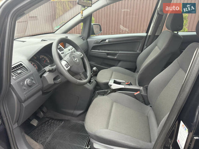 Черный Опель Зафира, объемом двигателя 1.6 л и пробегом 201 тыс. км за 7100 $, фото 21 на Automoto.ua