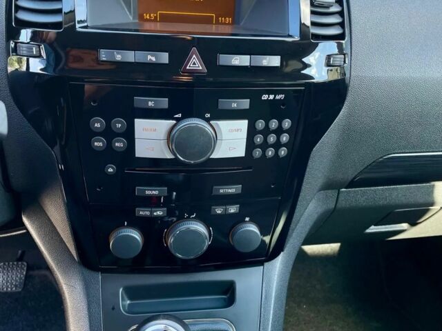 Чорний Опель Зафіра, об'ємом двигуна 1.9 л та пробігом 182 тис. км за 2300 $, фото 13 на Automoto.ua