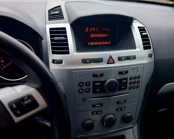 Черный Опель Зафира, объемом двигателя 1.9 л и пробегом 279 тыс. км за 6850 $, фото 17 на Automoto.ua