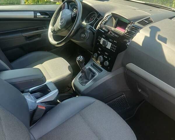 Чорний Опель Зафіра, об'ємом двигуна 1.8 л та пробігом 194 тис. км за 8850 $, фото 17 на Automoto.ua