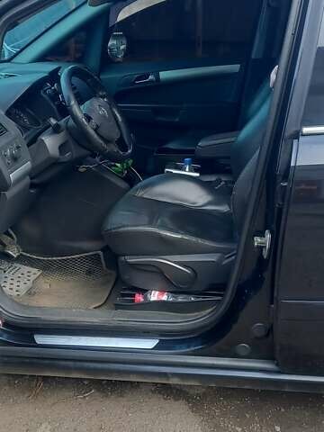 Черный Опель Зафира, объемом двигателя 1.91 л и пробегом 370 тыс. км за 5500 $, фото 5 на Automoto.ua