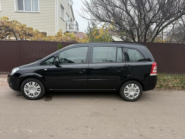 Черный Опель Зафира, объемом двигателя 1.6 л и пробегом 201 тыс. км за 7100 $, фото 2 на Automoto.ua