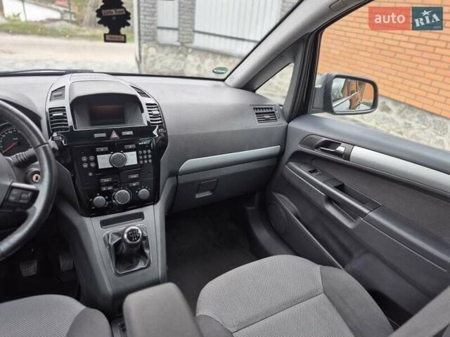 Чорний Опель Зафіра, об'ємом двигуна 1.8 л та пробігом 201 тис. км за 6990 $, фото 26 на Automoto.ua