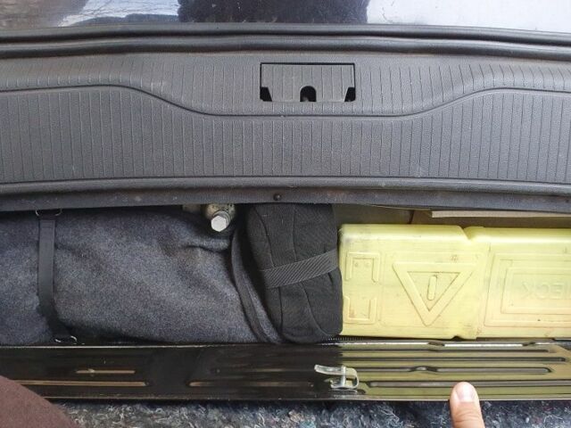 Черный Опель Зафира, объемом двигателя 1.7 л и пробегом 315 тыс. км за 4042 $, фото 5 на Automoto.ua