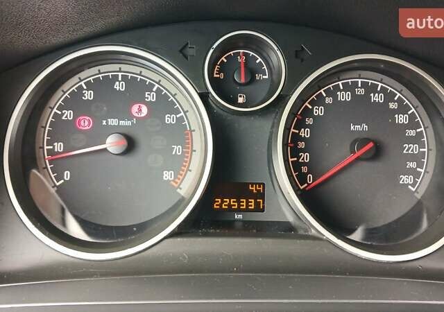 Чорний Опель Зафіра, об'ємом двигуна 1.6 л та пробігом 225 тис. км за 6700 $, фото 17 на Automoto.ua
